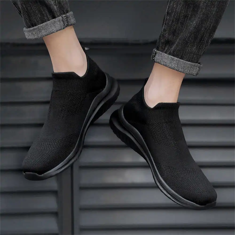 Tech Accessories Cheap - Sepatu olahraga pria, krem lembut baru